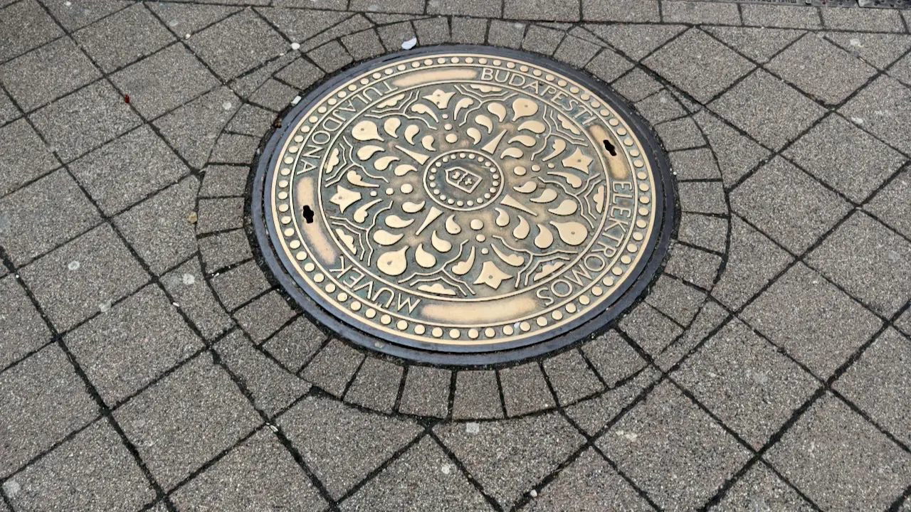 Budapest manhole cover
